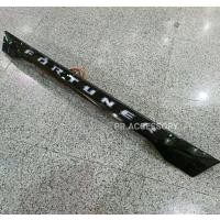 ราคา คิ้วท้าย TOYOTA FORTUNER 2005 2014 สีดำ มีไฟ (1636666827)