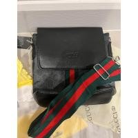 ราคา Super sale กระเป๋าสะพายข้าง ขนาด 8 นิ้ว ลดเหลือเพียง 250 บาทเท่านั้น สินค้ามีจำนวนจำกัด กระเป๋า กระเป๋าหนัง กระเป๋าทำงาน กระเป๋าถูก กระเป๋าผู้ชาย กระเป๋าสะพายข้าง กระเป๋าแฟชั่นกระเป๋าแบรนด์เนม พร้อมส่