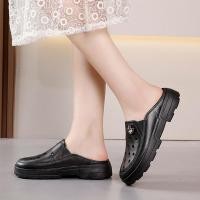 ราคา ꕥCatalog shoesꕥ รองเท้าคัชชูเปิดส้นแต่งฉลุ ประดับหมุดหงส์ติดคริสตัลเพชร 4 สี เบอร์ 36 40 120 (19956019205)