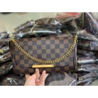 ราคา กระเป๋าสะพายข้างลายหลุยส์ตารางสายสะพายปรับระดับได้ค่ะมี2ขนาดให้เลือกค่ะ (12557041989)