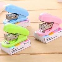 ราคา ชุดแม็กซ์ และลูกแม็กช์ ตัวเย็บกระดาษ พร้อมลวดเย็บ Stapler อุปกรณ์สำนักงาน คละสี ราคาส่ง (21281493347)