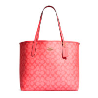 ราคา กระเป๋าสะพาย COACH แท้ Signature coated canvas สายหนังแท้ รุ่นใหม่ มีช่องซิปด้านใน ด้านในลายดอกไม้ COACH CA157 CITY TOTE IN BLOCKED SIGNATURE COATED CANVAS Pink Lemonade (5079089)