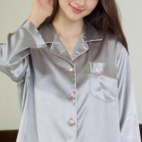 ราคา ชุดนอน Vana กระโปรงแขนยาว สีพื้น ผ้าซาติน (784240369)