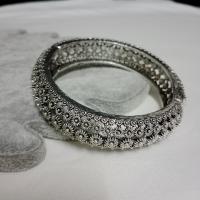 ราคา กำไลขื้อมือลายดอกพิกุล กำไลข้อมือลายฉลุ ชุบทอง เงิน เงินรมดำ กำไลล้านนา กำไลนางรำ กำไลเจ้าสาว กำไลชุดไทย (19379979012)