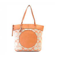 ราคา กระเป๋าสะพาย Coach แท้ ผ้าลาย Signature รุ่นหายาก สวยงาม สายหนังแก้วแบบนิ่ม ใบใหญ่ เบา ใช้งานง่าย มีช่องซิปด้านใน Coach 18335 Laura Signature Tote Bag Peach (736776)