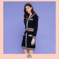 ราคา asv aw23 Andrea Sailor Collar Jersey Top เสื้อแจ็คเก็ตผู้หญิง แขนยาว ตกแต่งปกกะลาสี แต่งปีเก้และกระเป๋าด้านหน้า แต่งกระดุมทอง ผ้าเจอร์ซี่ (20347278024)