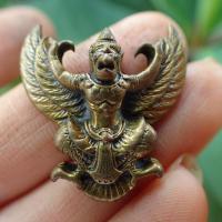 ราคา ลดทั้งร้าน พญาครุฑ รุ่นแรก มหาอำนาจ ปี 2522 หลวงปู่เส็ง วัดบางนา (19280093791)