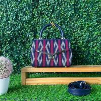 ราคา กระเป๋าผ้าไทยทรงกล่องใบเล็ก คละสี คละลาย กระเป๋าถือ กระเป๋าสวย กระเป๋าผู้หญิง กระเป๋าสะพาย กระเป๋าทรงกล่อง กระเป๋าใบเล็ก สวย น่ารัก (18984603766)