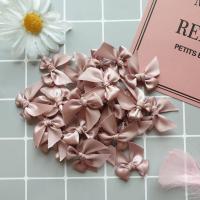 ราคา โบว์จิ๋ว โบว์ผ้าซาตินสีพรีเมี่ยมเรียบหรู หน้ากว้าง 13 มม แพ็คละ 100 ชิ้น โบว์ติดของชำร่วย (10278918331)