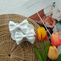 ราคา กิ๊บโบว์ติดผมนักเรียน สีขาว ราคา 1คู่ (19993189399)