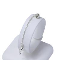 ราคา สร้อยข้อมือเงิน ลายเม็ดมะยม ประดับกระพรวน น้ำหนัก 2 สลึง ยาว 7 นิ้ว ชุบเงินแท้ 925 สินค้าขายดี (7181062006)