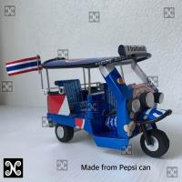 ราคา โมเดลรถตุ๊กๆ รถตุ๊กๆ ของที่ระลึกจากไทย รถตุ๊กๆจากกระป๋องเบียร์ model tuk tuk Tuk Tuk car Thai tuk tuk model made from thai beer can Thai Thai souvenir (19546265976)