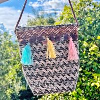 ราคา กระเป๋าสะพายข้าง พื้นเมือง งานผ้าทอ ลายอัพเดต กระเป๋าผ้าทอ กระเป๋าผ้า โบฮีเมี่ยน แต่งพู่ กระเป๋าสะพาย ขายส่ง (13258736514)