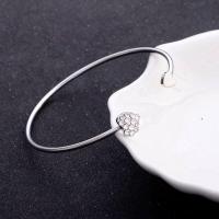ราคา สร้อยข้อมือหัวใจทองผู้หญิงหัวใจบางสองดวง (1669682705)