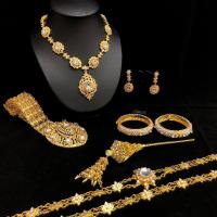 ราคา Vintage Jewelry ชุดเซ็ทเครื่องประดับ ชุดไทย สร้อยคอ ต่างหูคลิป กำไลข้อมือ เข็มขัด หัวเข็มขัด ปิ่นปักผม สร้อยสังวาลย์ (7395088551)