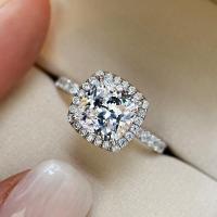 ราคา แหวนทรงเหลี่ยม เพชร Moissanite โมอีส 2 กะรัต เงินแท้ 92 5 ชุบทองคำขาว (18775816964)