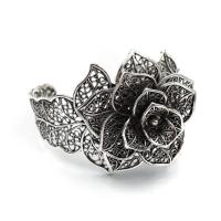 ราคา กำไลดอกไม้ฉลุลาย เลือกสีได้ เงิน ทอง รมดำ รุ่น siam silbra1002 by siamonlineshop (8955690168)