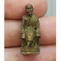 ราคา รูปหล่ออุดกริ่ง หลวงปู่นิล วัดครบุรี อ ครบุรี จ นครราชสีมา ปี 2536 เนื้อทองผสม ความสูง 2 5 ซม (17423718713)