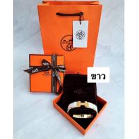 ราคา กำไล Hermès Clic H งานสปริงใส่ง่าย กำไลข้อมือ เครื่องประดับ วัสดุสแตนเลสแบบหนา ชุบทอง18k อย่างดี รุ่นนี้บอกเลยที่สุดของที่สุดดด ชะนีต้องมีค่ะ มี 4 สี ขาว ชมพู ส้ม ดำ ราคา กำไล แถมถุงผ้า กล่องอปก ตามภา