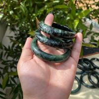 ราคา กำไลหยก กำไลแท้ สีเขียวเข้ม ทรงท้องปลิง ทรงโดนัท (21327054797)