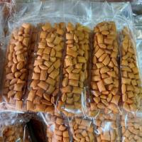 ราคา 20 ซอง ขนมปังปี๊บ ขาไก่ หมอนทอง ขนมขาไก่ (19569542084)