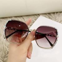 ราคา Traveling sunglasses for women UV400 Diamond decorated sunglasses for women (17067259339)