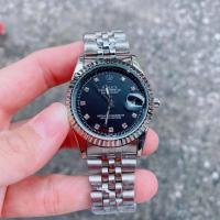 ราคา นาฬิกาข้อมือแฟชั่นดัง นาฬิกาสายเลส มีช่องบอกวันที่ ขนาดหน้าปัด34 mm สินค้ามีถ่าน ผ้าเช็ค ถุงผ้าแถมให้นะคะ (16602508418)