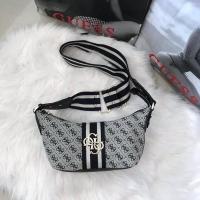ราคา กระเป๋าสะพาย Guess Vintage Signature Shoulder Bag งานแบรนด์แท้ กระเป๋าสะพายรุ่นใหม่ล่าสุดจาก GUESS FACTORY (1391650583)