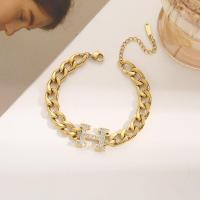 ราคา สร้อยข้อมือสตรีแฟชั่นตัวอักษรลายดาวสร้อยข้อมือไข่มุกไม่ซีดจางสไตล์เกาหลีแฟชั่น (21352216318)