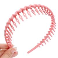 ราคา ที่คาดผมฝ้าสีทึบสำหรับผู้หญิง แถบคาดศีรษะแบบสีมีฟันแบบเรียบง่ายกันลื่นที่คาดผมหยักทำจากเรซิ่นหรูหรา (19830971734)