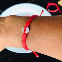 ราคา สร้อยข้อมือเชือกเทียนถัก สีแดง สร้อยข้อมือเชือกแดง สร้อยข้อมือแฮนด์เมด สร้อยข้อมือแฟชั่น ปรับขยายได้ (20694809140)