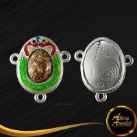 ราคา เบี้ยแก้ หลวงปู่เจือ ปิยสีโล วัดกลางบางแก้ว จ นครปฐม แคล้วคลาดปลอดภัย เมตตามหานิยม และป้องกันคุณไสยต่างๆ ลงยาหลากสี พร้อมเลี่ยมกรอบ (18822358993)