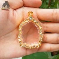 ราคา กรอบพระนั่งพาน กรอบพระชุบทอง ใส่นั่งพานหลวงพ่อพัฒน์ กว้าง2 6ซม ฐานล่าง กว้าง2 9ซม กลาง สูง3 0ซม ขนาดจอกระจก (20224223294)