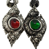 ราคา จี้ พญานาค บ่วงพญานาค ฝังพลอยทั้งสองด้านแดงและเขียว จี้1ชิ้น ตัวเรือนเป็นทองเหลืองเกรด A ชุบด้วยทองและเงินไมครอนหนา ด้วยทอ (1108590688)