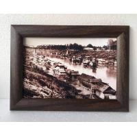 ราคา กรอบรูปภาพเรือนแพพิษณุโลก ภาพเก่าหาดูยาก ภาพเคลือบฟีล์มเย็นลามิเนตอย่างดีสามารถใช้ผ้าชุบน้ำเช็ดทำความสะอาดได้ สินค้ามีลิขสิทธิ์ห้ามลอกเลียนแบบ ใส่กรอบลายไม้ ขนาดภาพ15X20นิ้ว (15270208715)