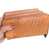 ราคา SINGLE ZIPPED หนังสวย หนังแท้ กระเป๋าหนังจระเข้ ซิบเดี่ยวสีแทนสดใส่ หนังจระเข้แท้ (21164087688)