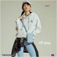 ราคา TW20254 กระเป๋าสะพายข้าง งานปักลาย ป้ายห้อย (21247181186)