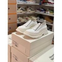 ราคา รองเท้า Alexander McQUEEN หนังแท้ 100 สินค้าถ่ายจากตัวจริง มีสามสี ส่งฟรี (18011020568)