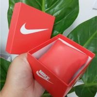 ราคา กล่องอดิดาส ไนกี้ กล่องใส่นาฬิกา พร้อมหมอน (19004450439)