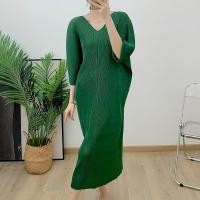 ราคา ชุดเดรสพื้นอัดพลีทชุดเดรสคอวีสลิมมิ่งขนาดพิเศษสไตล์เกาหลี Ys23090 (19198568847)