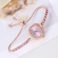 ราคา นาฬิกาควอตซ์แฟชั่นใหม่สำหรับผู้หญิงสายเพชรสีสันสดใสฝังเพชรนาฬิกาผู้หญิงกลมนาฬิกากําไลปรับได้ฟรี (20517976131)