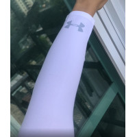 ราคา 24 ชั่วโมง พร้อมส่งในไทย NIKE SIVER LOGO มาใหม่ ปลอกแขนกันแดด โลโก้สีเงิน ปลอกแขนกันแดด UV 99 ผ้าไหมน้ำแข็ง นุ่ม ลื่น เย็นสบายมาก ไม่ร้อน (20390964962)
