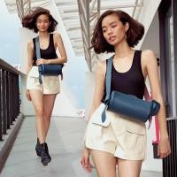 ราคา Drum crossbody bag กระเป๋าสะพายทรงกระบอก สีน้ำเงิน THEOREM (9613057613)