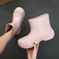 ราคา รองเท้าบูทกันฝนแฟชั่นสตรีกันลื่นกันลื่นรองเท้ากันฝนสุทธิสีแดงรองเท้าบูทสั้นแบบเดียวกันรองเท้าน้ำพื้นหนา (19875837805)