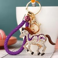 ราคา พวงกุญแจรูปม้าฝังเพชรเทียมไอเดียสร้างสรรค์สำหรับปีนักษัตรห้อยกระเป๋ารถยนต์น่ารักสไตล์เกาหลีสำหรับผู้หญิงเครื่องประดับพวงกุญแจสำหรับคู่รัก (20946354005)