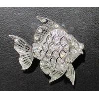 ราคา จี้ + เข็มกลัด ปลาทอง ฝังเพชร 54 เม็ด 0.70 กะรัต งานทองขาวโบราณ(ปาหะ) นน. 10.15 g (043045)