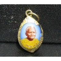 ราคา ล็อกเก็ต หลวงปู่แหวน สุจิณโณ วัดดอยแม่ปั๋ง หลังยันต์ เลี่ยมทองเก่า นน. 0.95 g (045376)