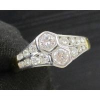 ราคา แหวน เพชรแถวไขว้ 2/0.30 ct ฝังเพชร 14/0.40 ct ทอง18K เพชรสวย เล่นไฟ นน. 3.51 g (032949)