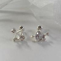 ราคา Arrow Heart Rhinestone Asymmetrical Alloy Earring 1 Pair - Silver - One Size (1118656099)