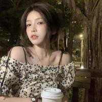 ราคา Cold-Shoulder Floral Cropped Blouse Floral - Black & White - One Size (1111841735)